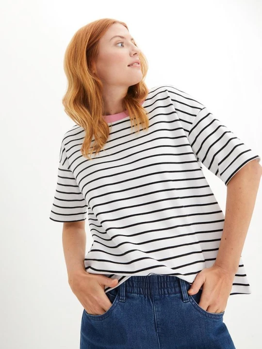 Zdjęcie produktu T-shirt oversize z grubej bawełny organicznej BonPrix biały
