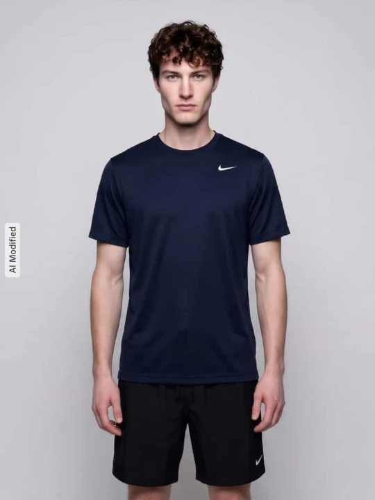 Zdjęcie produktu t-shirt sportowy o kroju regular fit z nadrukiem z logo Nike Ciemnoniebieski