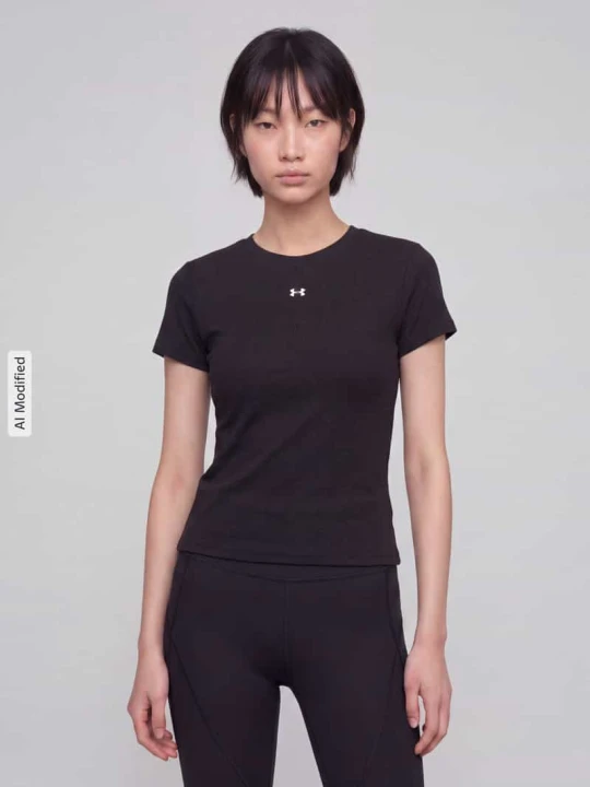 Zdjęcie produktu t-shirt sportowy o kroju regular fit z nadrukiem z logo Under Armour Czarny