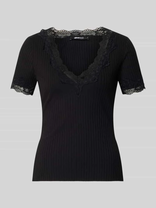 Zdjęcie produktu T-shirt w efekcie prążkowania z obszyciem koronką Gina Tricot Czarny