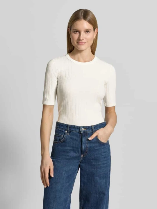 Zdjęcie produktu t-shirt w efekt prążkowania model 'Savka' Opus Złamany biały
