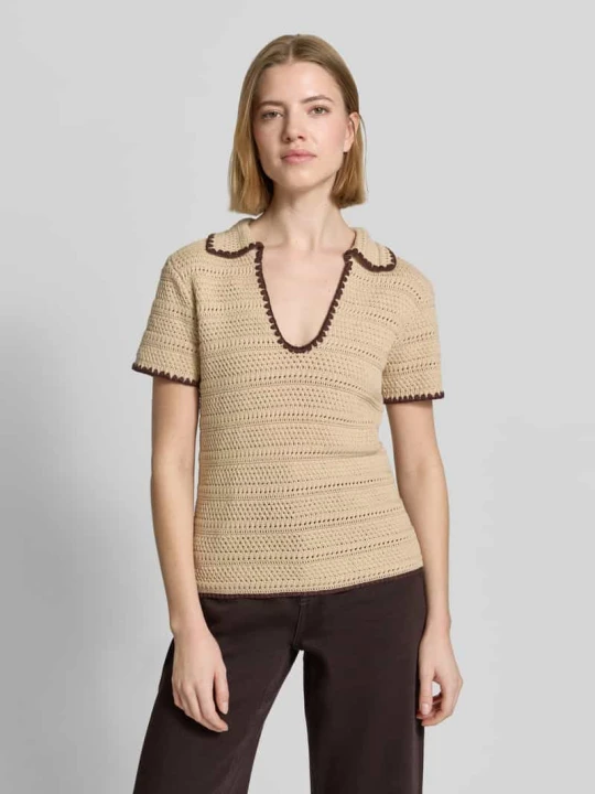 Zdjęcie produktu T-shirt w imitacji dzianiny z kołnierzykiem polo i kontrastową lamówką Stefanel Beżowy