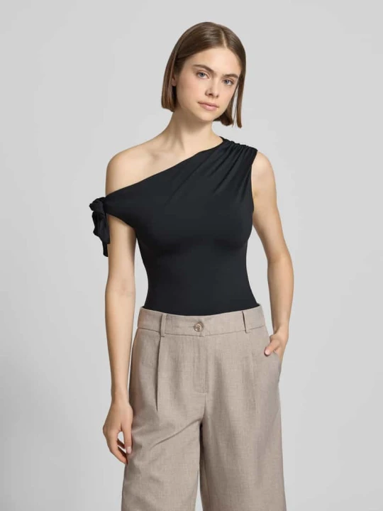 Zdjęcie produktu t-shirt w kroju na jedno ramię Gina Tricot Czarny