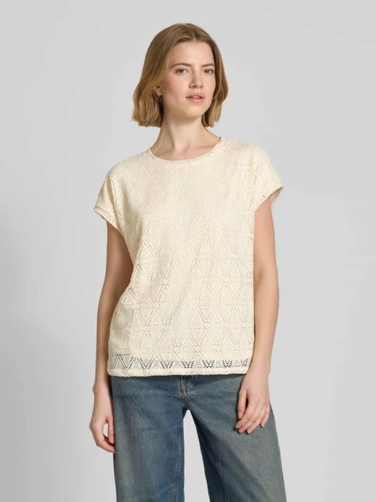 Zdjęcie produktu T-shirt w kroju regular fit z ażurową dzianiną model 'MAYA' Vero Moda Écru