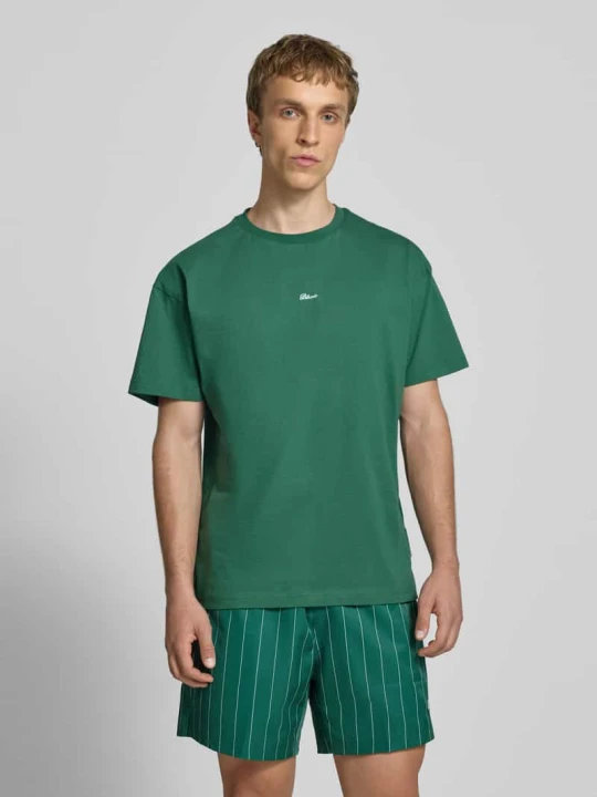 Zdjęcie produktu T-shirt w kroju regular fit z haftowanym logo BLKVIS Ciemnozielony