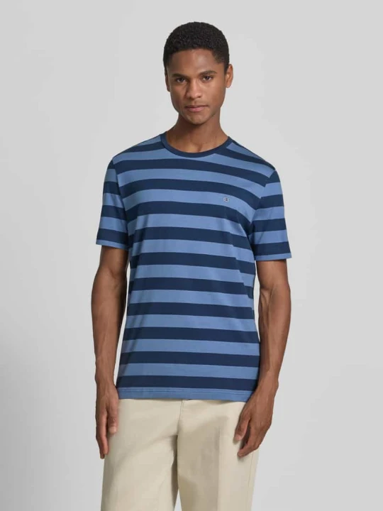 Zdjęcie produktu T-shirt w kroju regular fit z haftowanym logo Christian Berg Ciemnoniebieski