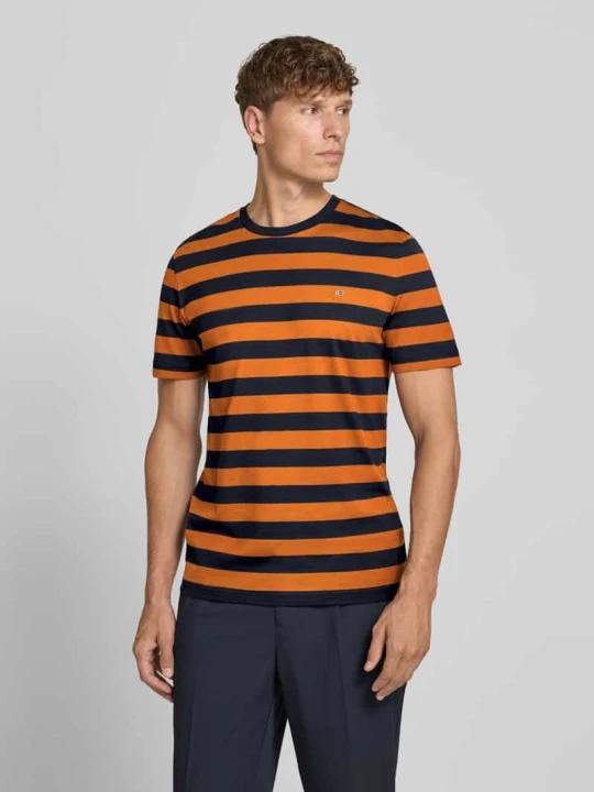 Zdjęcie produktu T-shirt w kroju regular fit z haftowanym logo Christian Berg Pomarańczowy