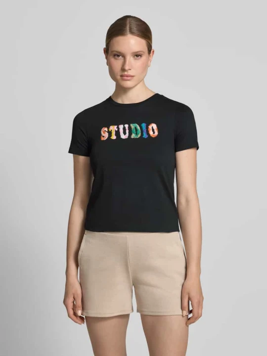 Zdjęcie produktu T-shirt w kroju regular fit z haftowanym logo Jake*s Czarny