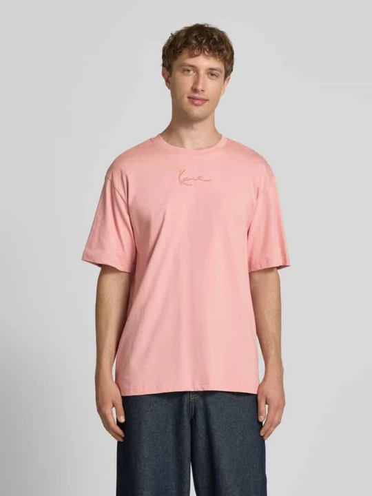Zdjęcie produktu T-shirt w kroju regular fit z haftowanym logo Karl Kani Mocnoróżowy