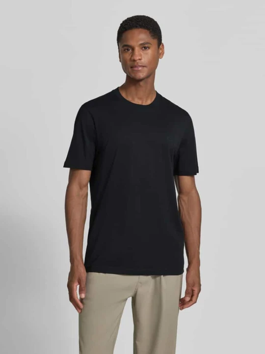 Zdjęcie produktu T-shirt w kroju regular fit z haftowanym logo MCNEAL Czarny