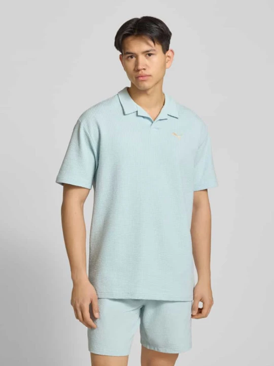 Zdjęcie produktu T-shirt w kroju regular fit z haftowanym logo Puma Jasnoniebieski