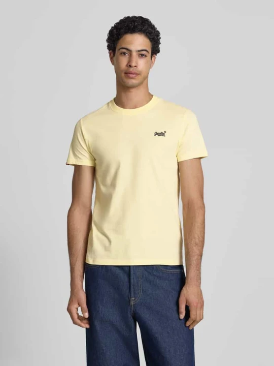 Zdjęcie produktu T-shirt w kroju regular fit z haftowanym logo Superdry Jasnożółty