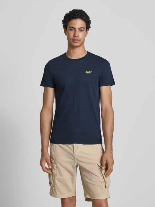 Zdjęcie produktu T-shirt w kroju regular fit z haftowanym logo Superdry Granatowy