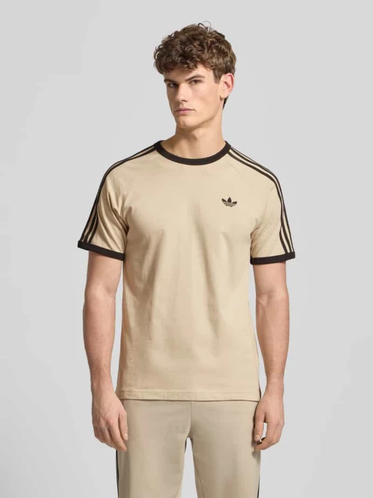Zdjęcie produktu T-shirt w Stylu retro z Okrągły dekolt adidas Originals Beżowy