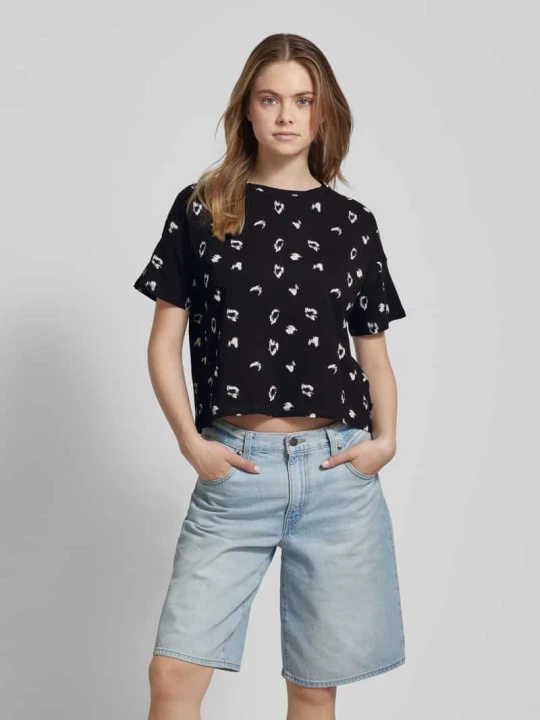 Zdjęcie produktu T-shirt we wzory na całej powierzchni QS Fioletowy