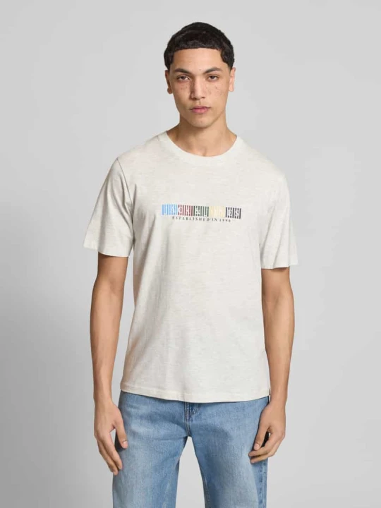 Zdjęcie produktu t-shirt z bawełny ekologicznej model 'NANTUCKET' Jack&Jones Złamany biały