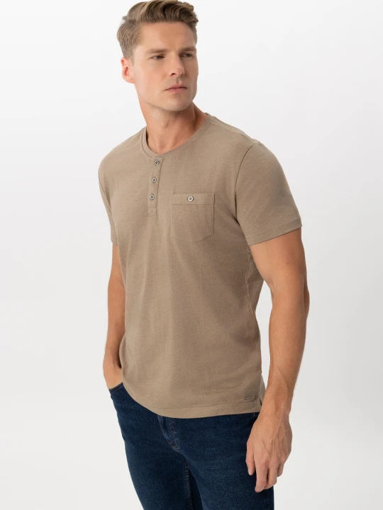 Zdjęcie produktu T-shirt z dekoltem na guziki T-WARU Volcano Beżowy melanż