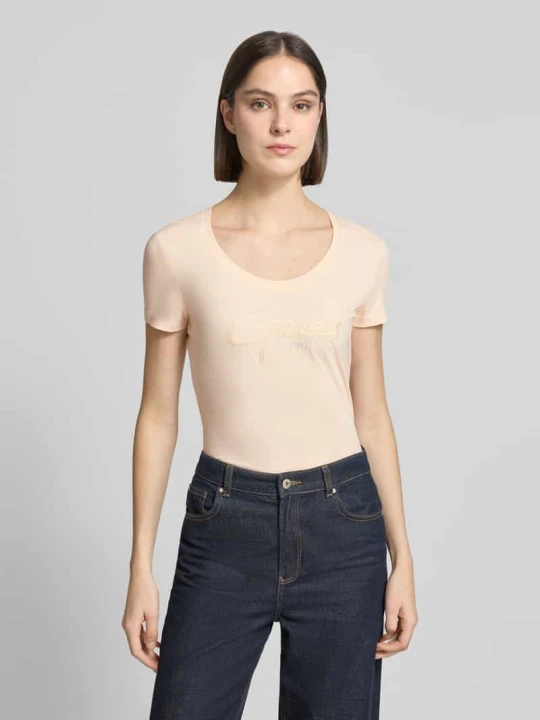 Zdjęcie produktu T-shirt z dekoltem w kształcie U model 'SCRIPT' Guess Koralowy