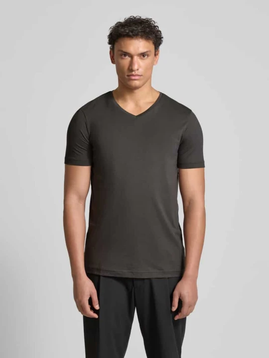 Zdjęcie produktu T-shirt z dekoltem w serek Christian Berg Antracytowy