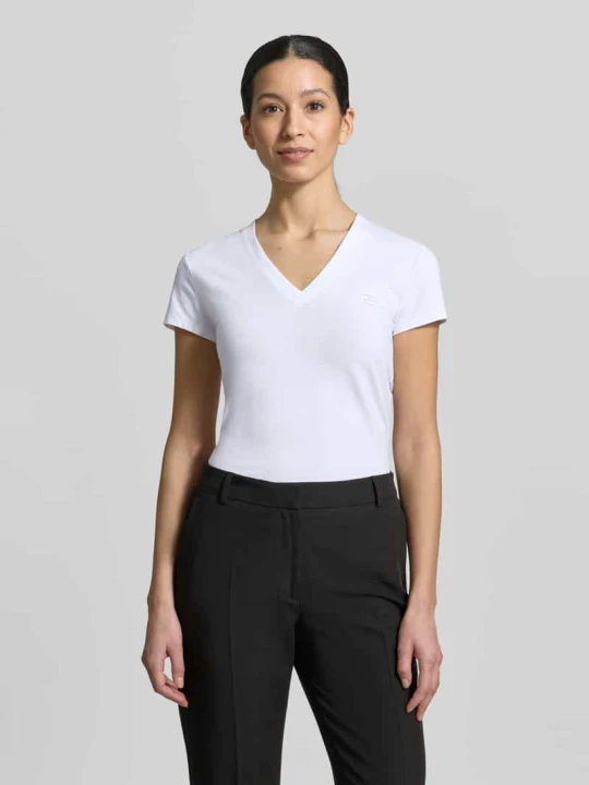 Zdjęcie produktu T-shirt z dekoltem w serek i naszytym logo Armani Exchange Biały