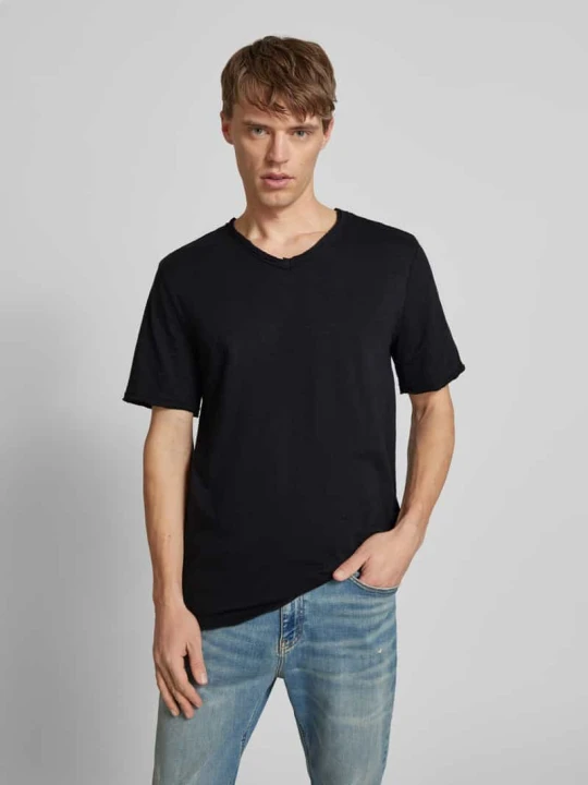 Zdjęcie produktu T-shirt z dekoltem w serek model ‘BENNE’ Only & Sons Czarny