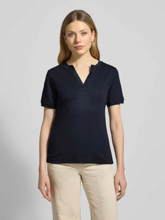 Zdjęcie produktu T-shirt z dekoltem w serek MORE & MORE Granatowy