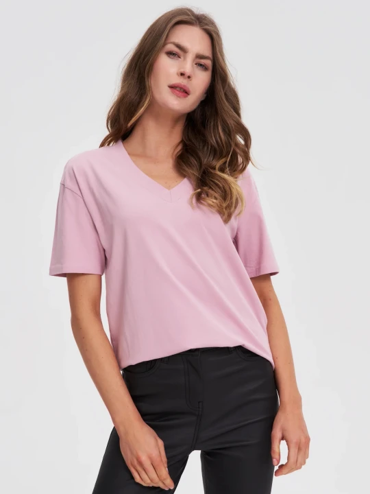 Zdjęcie produktu T-shirt z dekoltem w serek różowy Moodo