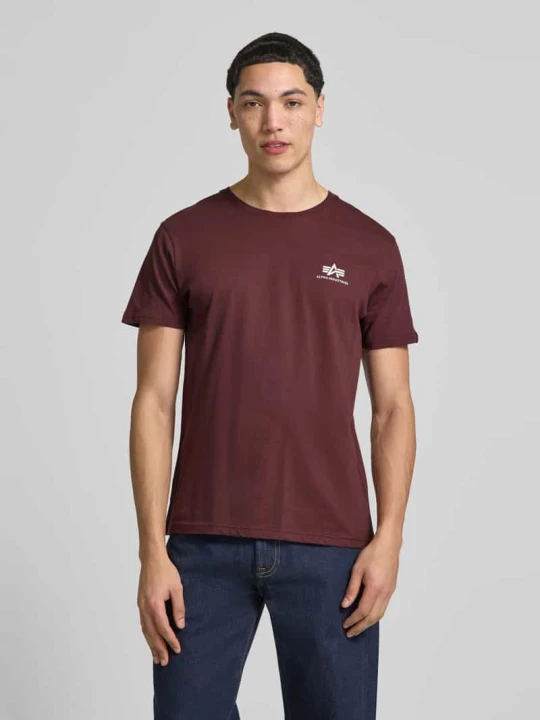 Zdjęcie produktu T-shirt z detalami z logo Model 'BASIC' Alpha Industries Bordowy