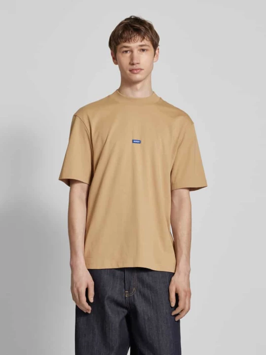 Zdjęcie produktu T-shirt z detalem z logo Hugo Beżowy