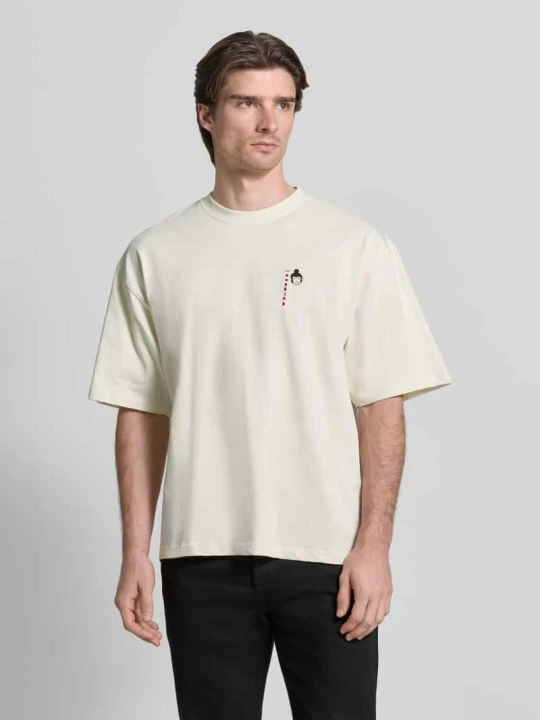 Zdjęcie produktu T-shirt z detalem z logo Model „Beam” Woodbird Złamany biały