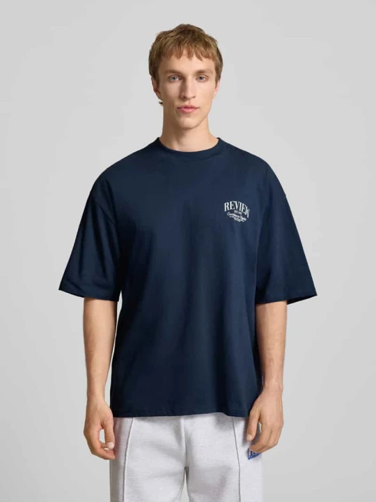 Zdjęcie produktu t-shirt z detalem z logo REVIEW Granatowy