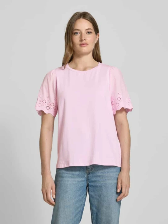 Zdjęcie produktu T-shirt z haftem angielskim model ‘CELIANA’ Vila Różowy