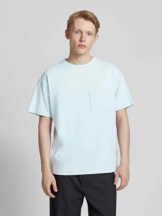 Zdjęcie produktu T-shirt z kieszenią na piersi BLKVIS Jasnoniebieski