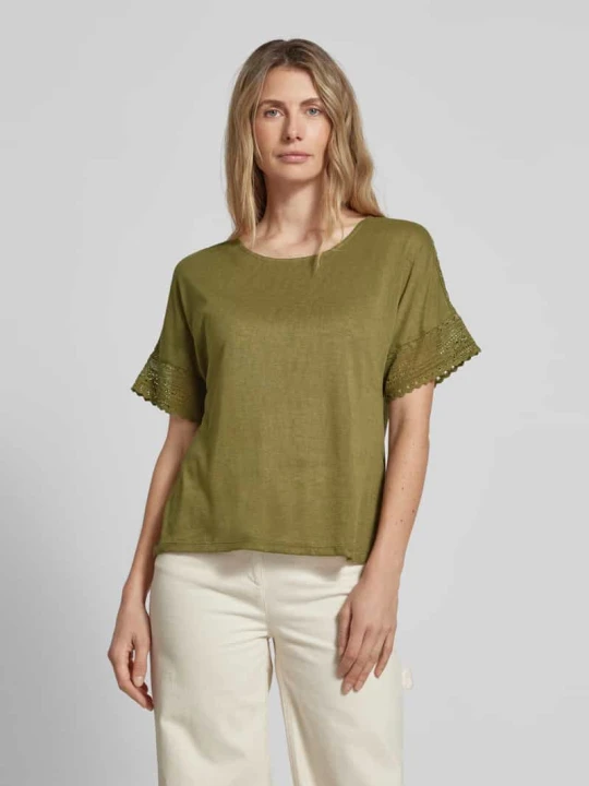 Zdjęcie produktu T-shirt z koronką szydełkową model ‘NULAN’ Vila Oliwkowy