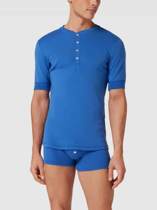 Zdjęcie produktu t-shirt z krótką listwą guzikową model 'Karl' Schiesser Królewski niebieski