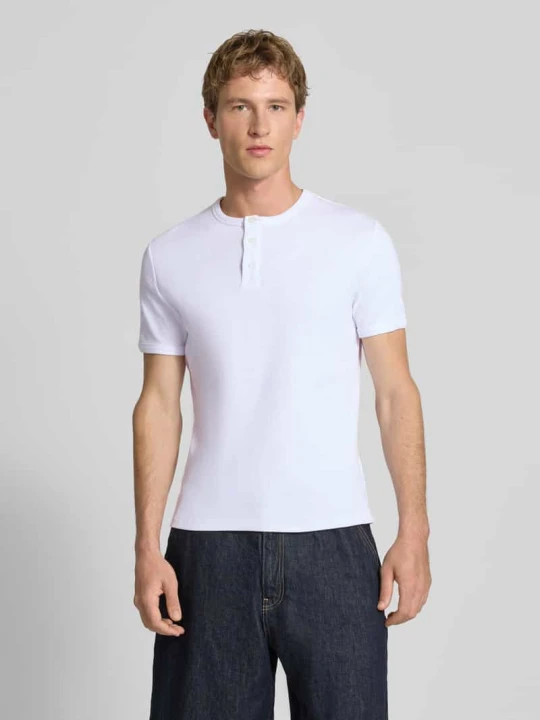 Zdjęcie produktu t-shirt z krótką listwą guzikową REVIEW Biały