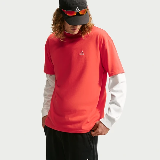 Zdjęcie produktu T-shirt z krótkim rękawem Nike ACG - Czerwony