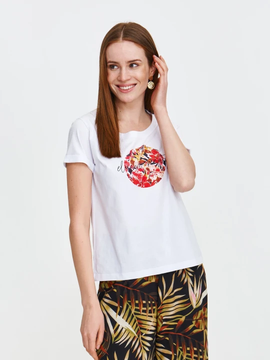 Zdjęcie produktu T-shirt z kwiatowym nadrukiem na środku TOP SECRET Biały