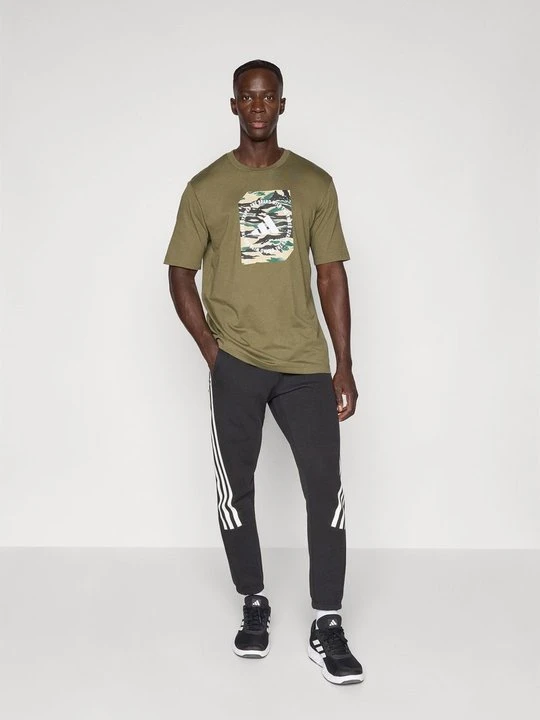 Zdjęcie produktu T-shirt z nadrukiem Adidas khaki