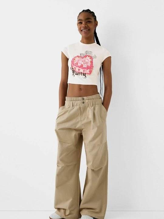 Zdjęcie produktu T-shirt z nadrukiem Bershka jasnoróżowy