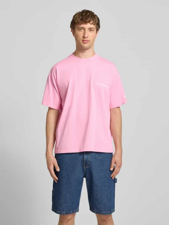 Zdjęcie produktu T-shirt z nadrukiem i okrągłym dekoltem Another Cotton Lab Mocnoróżowy