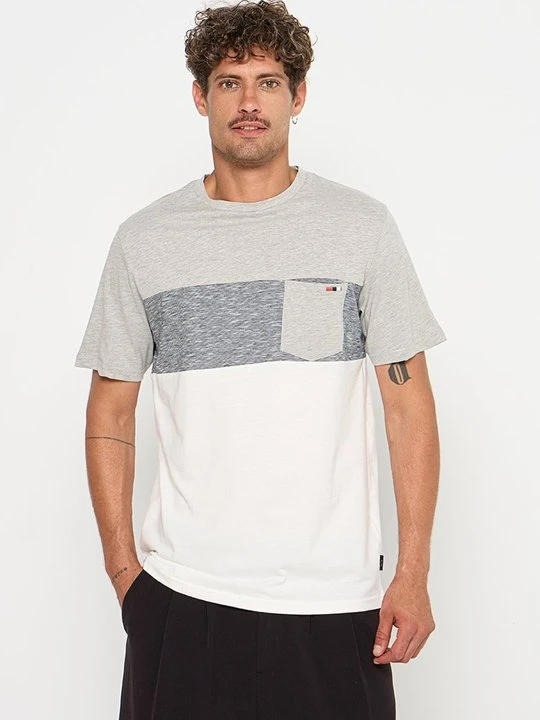 Zdjęcie produktu T-shirt z nadrukiem INDICODE biały