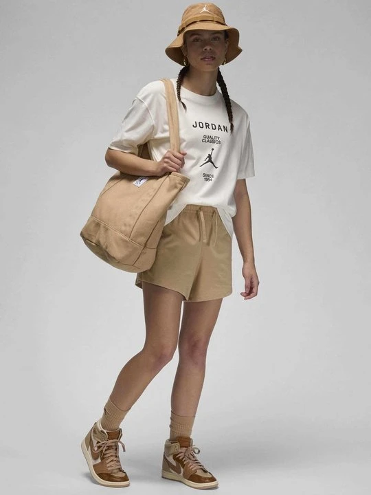 Zdjęcie produktu T-shirt z nadrukiem Jordan mleczny