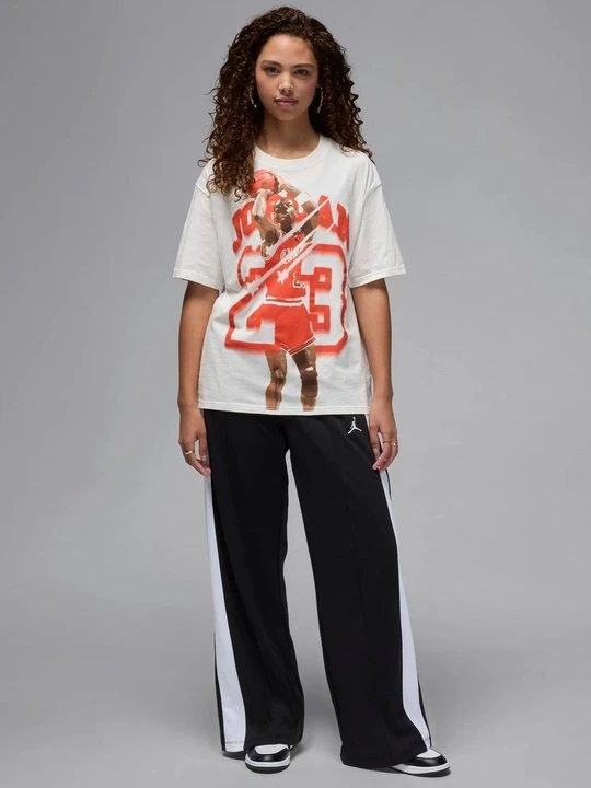 Zdjęcie produktu T-shirt z nadrukiem Jordan mleczny