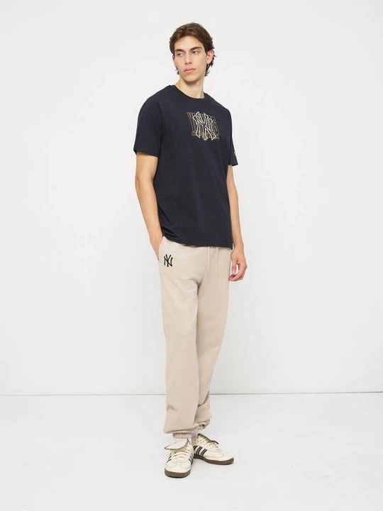 Zdjęcie produktu T-shirt z nadrukiem New Era granatowy