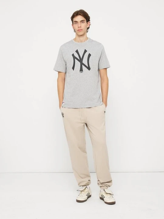 Zdjęcie produktu T-shirt z nadrukiem New Era szary