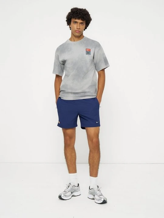 Zdjęcie produktu T-shirt z nadrukiem Nike srebrny