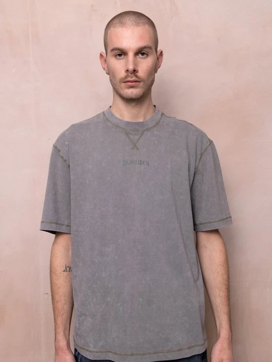 Zdjęcie produktu T-shirt z nadrukiem The Ragged Priest szary