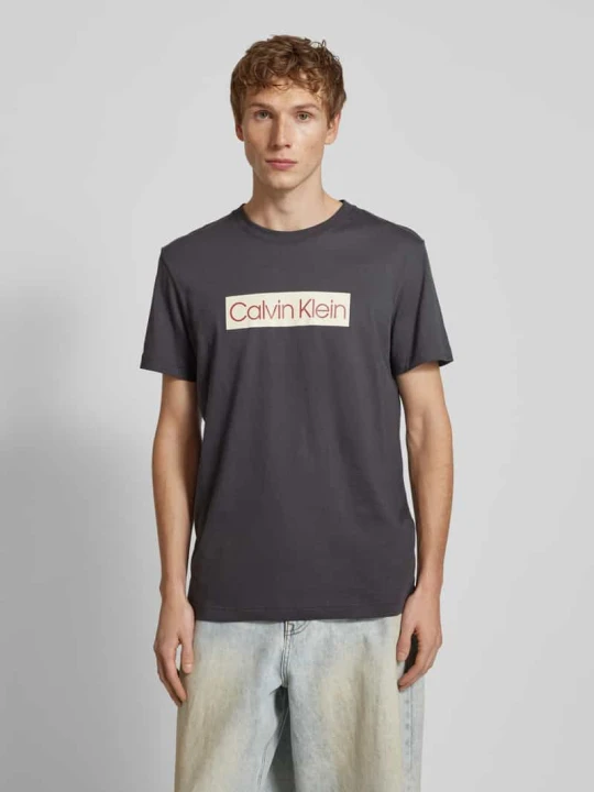 Zdjęcie produktu T-shirt z nadrukiem z logo Calvin Klein Jeans Ciemnoszary