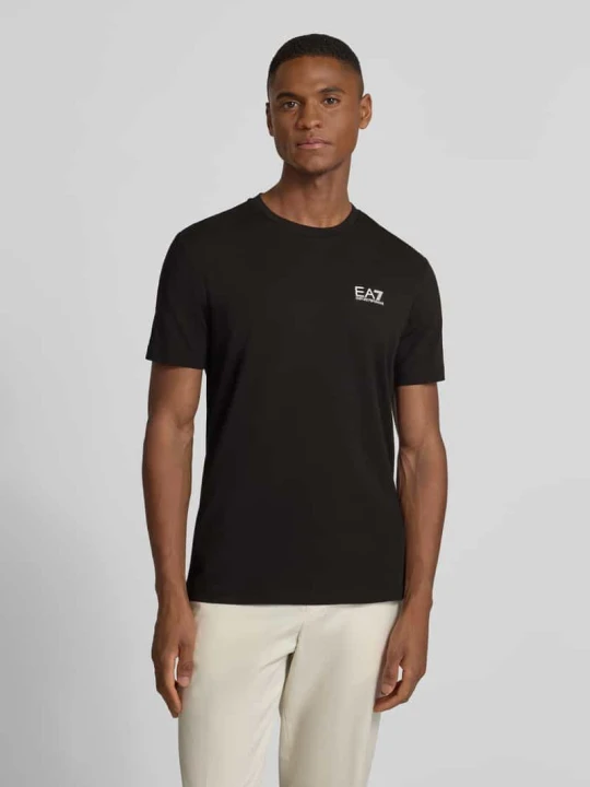 Zdjęcie produktu T-shirt z nadrukiem etykiety EA7 Emporio Armani Czarny